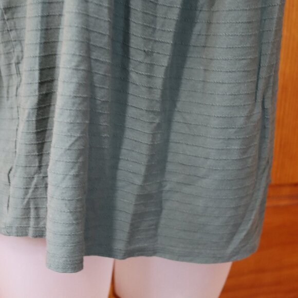 Loft Green Tank Top with Lacey Details Key Hole Med - Picture 4 of 11